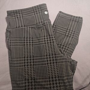 Lane Bryant Black and Gray Houndstooth Leggings